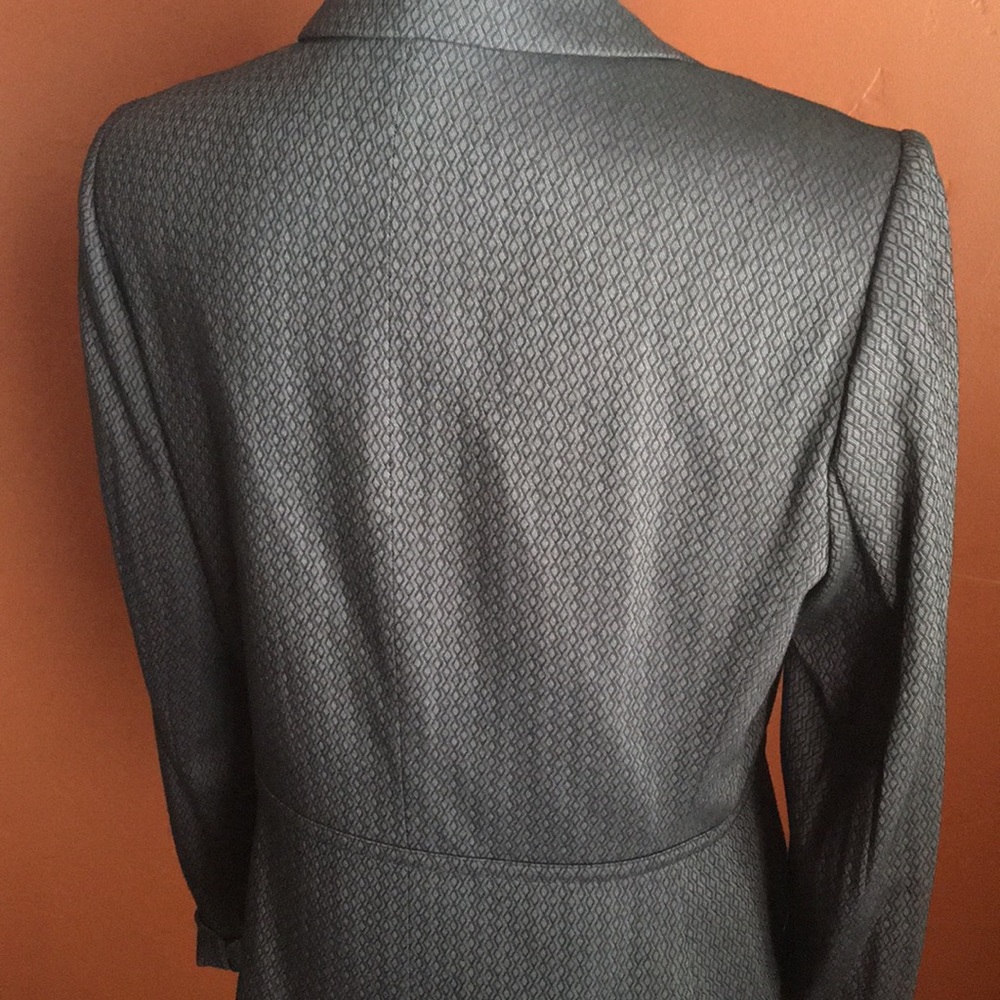 Tahari Front Clasp Fitted Blazer - Picture 7 of 16